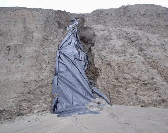 Földművek építés közbeni víztelenítése 34 Eróziós károk okai: rendkívüli intenzitású
