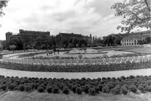 hygienickým zázemím. Park mal do začiatku 90. rokov stály dozor a pracovníkov na každodennú údržbu, po zmene režimu nastalo opäť obdobie chátrania.