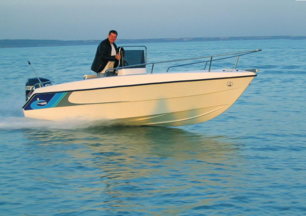 FÛKE 550 motorcsónak A 2004-ben megrendezett Budapest Boat Show-n mutattuk be a Fûke 550 motorcsónakot. Legideálisabb választás tavakra, folyókra és tengerre.