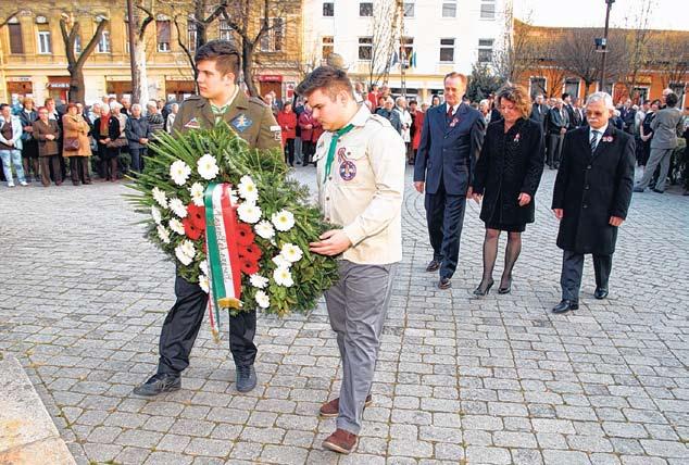 S O R O K S Á R Ö N K O R M Á N Y Z A T Á N A K L A P J A XX. évfolyam 3. szám 2014. március 28. A márciusi ifjak példát mutattak nekünk, tetteik örökre meghatározzák Magyarország történelmét.