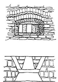 16 17. századi, többágú lőrések... 51 dőfal nyugati oldalán 5 (6?) kifele táguló kétágú lőrés nyílik (3. kép). A kastély építéstörténetéről keveset tudunk.