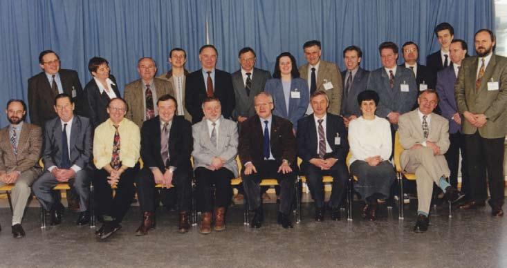IN MEMORIAM 85 között a Gépgyártástechnológiai Kar dékánja is volt. 1 Életéről, szakmai tevékenységéről több információhoz juthatunk az INTERNET használatával 2.