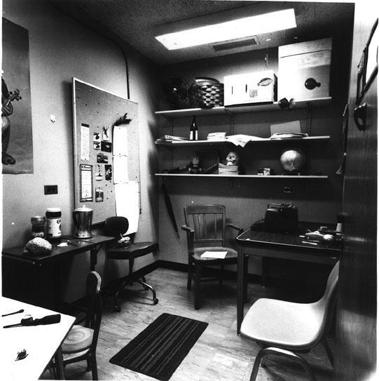Brewer & Treyens (1981) A végzős hallgató szobája Minél inkább illeszkedett a sémába egy tárgy, annál valószínűbben idézték fel a kísérleti személyek, még akkor is,