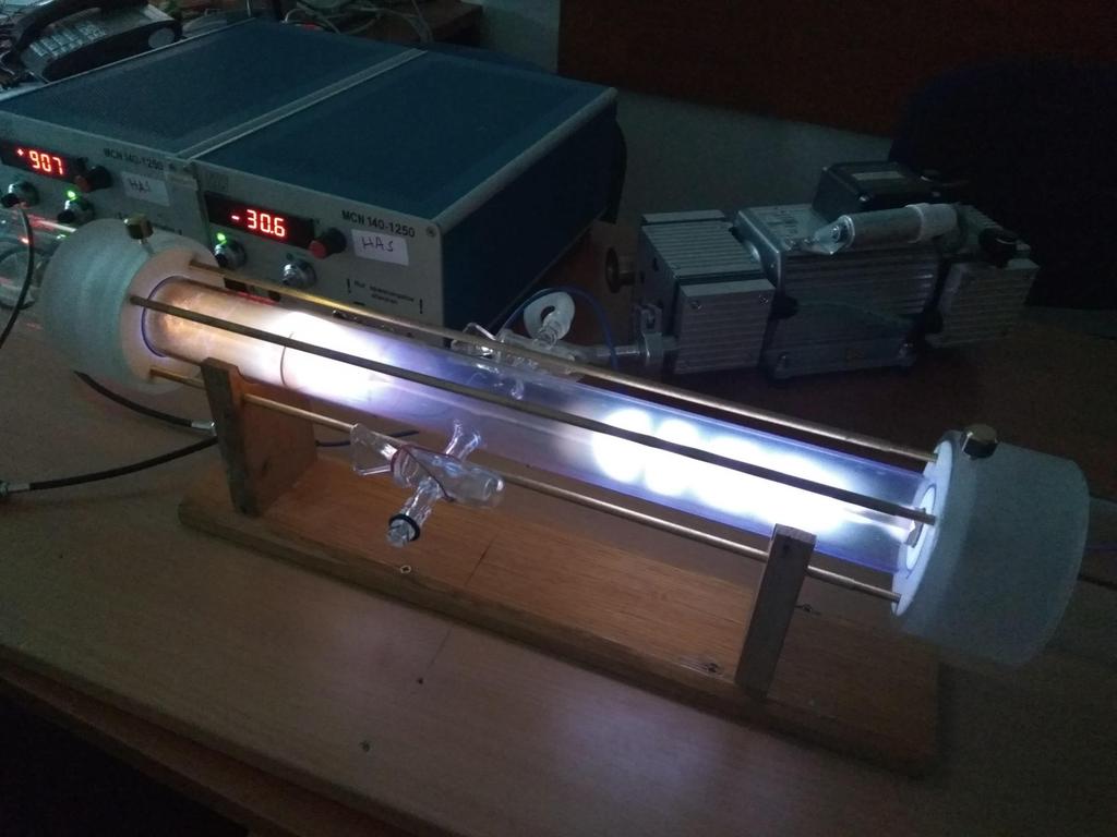 Plazma kísérlet: egyenáramú kisülési cső Plazma