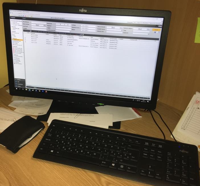 Fujitsu Esprimo P556 Asztali számítógép Monitor 6.