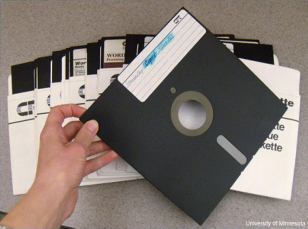 TÖRTÉNETE 8 inch floppy Fejlesztés: 1967 IBM Megjelenés: 1971, 80kB (Shugart)