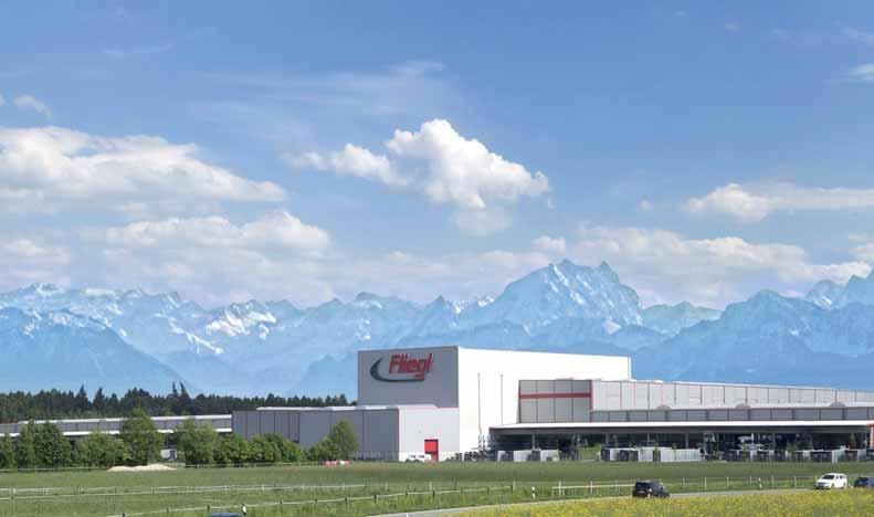 A LEGMODERNEBB GYÁRTÁSÚ MEZŐGAZDASÁGI TECHNIKA A Fliegl cég mühldorfi üzeme Európa egyik legmodernebb gyára.