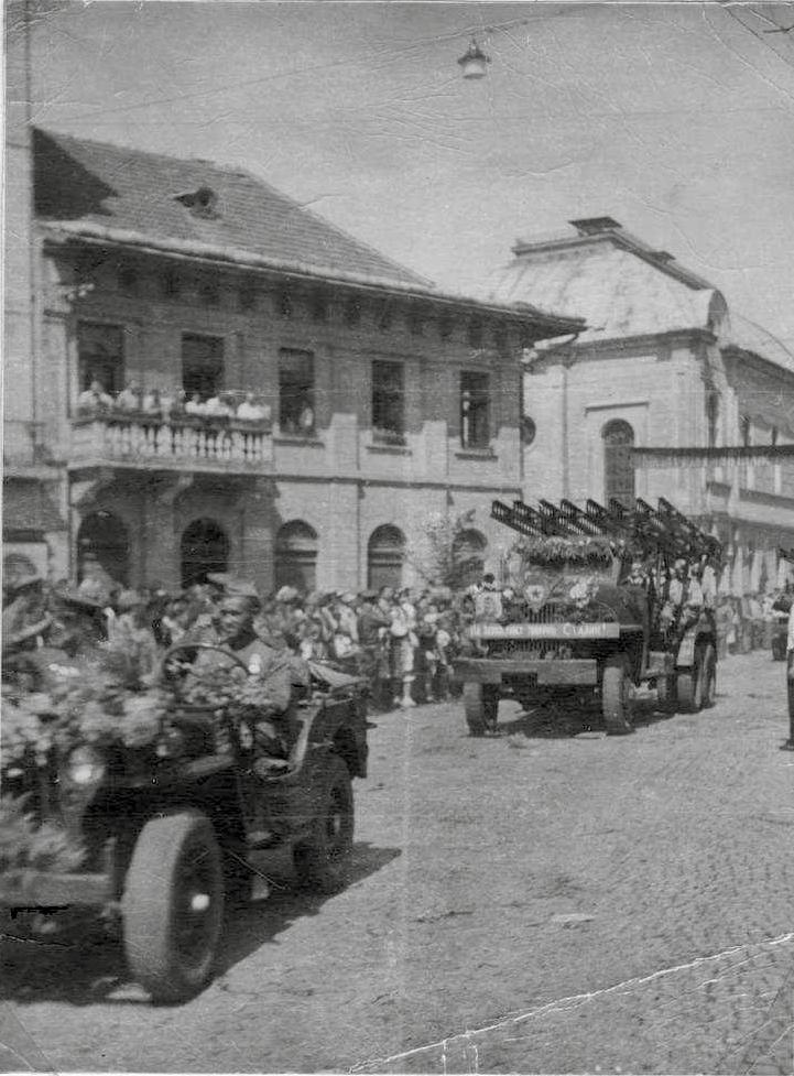 számú szigorúan titkos parancsa elrendelte a 18 és 50 év közötti német és magyar hadköteles személyek összeírását és hadifogolytáborba szállítását.