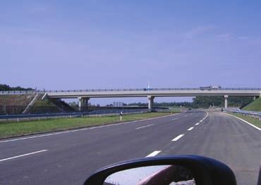 Az M7 autópályán (Balatonkeresztúr Zalakomár közötti szakaszon) található Magyarország elsć elćzési sávos autópálya-szakasza.