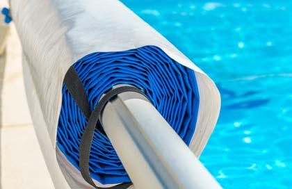 SZOLÁRTAKARÓ, 500 MIKRON UV stabilizált polietilén takaró. Szolártakaróval a medence vize 3-4 C-al is melegebb lehet.