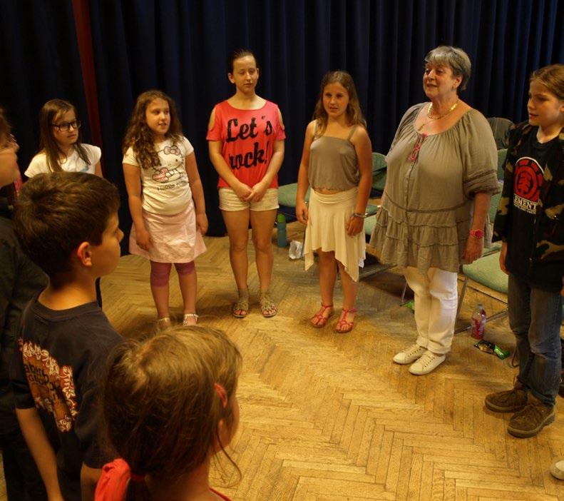 Gyerek Szín-játék-ország Színjáték Dráma-Stúdió Földessy Margit vezetésével 8-14 éves korig Személyiség- és kreativitásfejlesztés, kommunikációs készségfejlesztés, beszédtechnika, improvizáció,