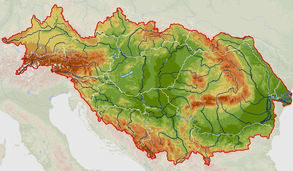 m-t sőt egy helyen a 4000 m-t is meghaladja. Az északi vízválasztó a Schwarzwaldban alig emelkedik 1200 m fölé. A Magas-Tátrában pedig csaknem eléri a 2500 m-t.