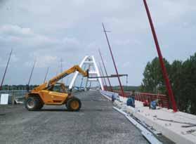 A Duna híd építésénél különféle szerkezetek legyártásában és felszerelésében vett részt, mely tevékenység a híd építésének utolsó harmadában zajlott (2006-2007). A Gyárépszer Kft.