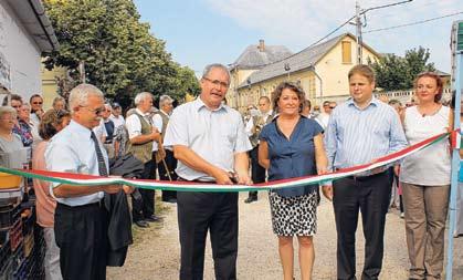 Mind a vevők, mind a termelők számára fontos, hogy szigorúan ellenőrzött, kiváló minőségű, vegyszer- és adalékmentes magyar termékeket értékesítsenek, és mi azt vásároljuk meg hangsúlyozta Orbán