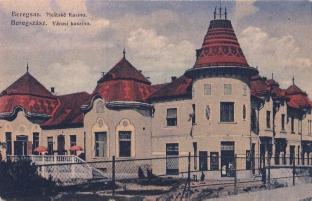 Beregszász: Kaszinó (képeslap) Miután 1938. november 9-tõl Beregvidéket újra Magyarországhoz csatolták, nem torpant meg, sõt tovább fejlõdött a mûvészeti élet a Vérke-parti városban.
