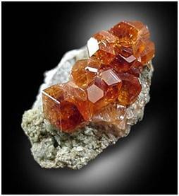 Ásványok molekulák kristályok Ásványok molekulák kristályok A természetben sok szép ásványt, kristályt találhatunk.