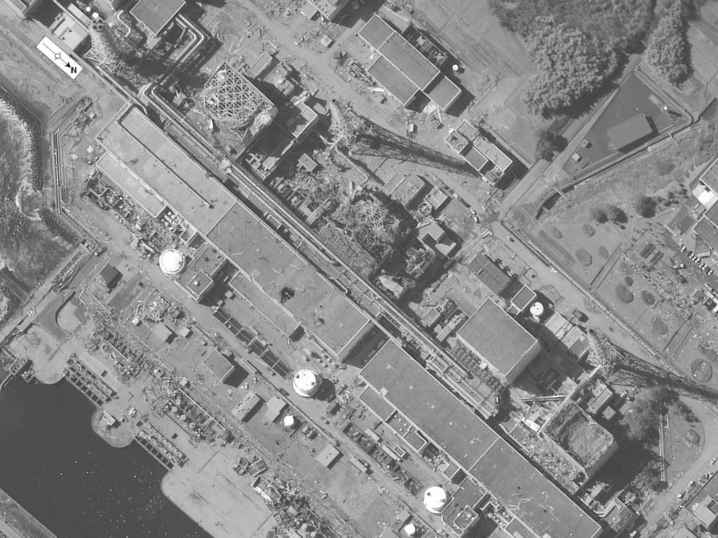 FUKUSHIMA DAIICHI Reactor Unit 4 No vapour plume observed Reactor Unit 3, possible vapour plume Reactor Unit 2 Reactor Unit 1 No