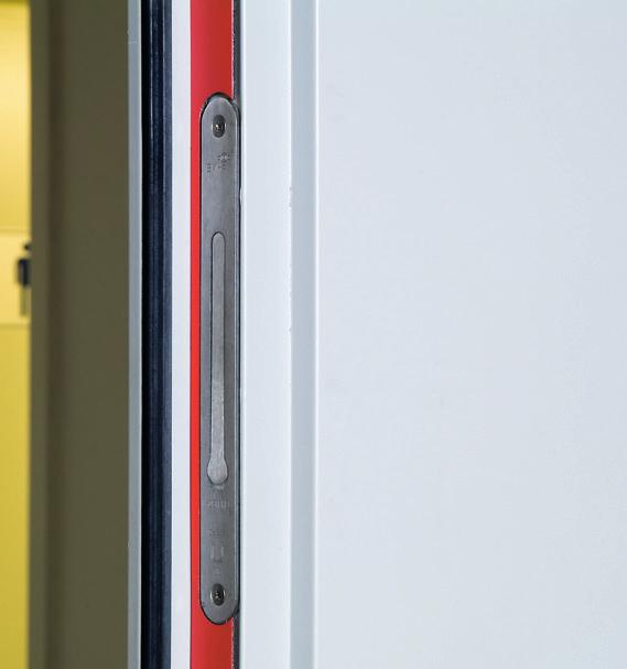 Síkban záródó ajtószárnyak A falcáthajtás által kétszárnyú ajtóelemeknél egy folyamatos és szép felület keletkezik.