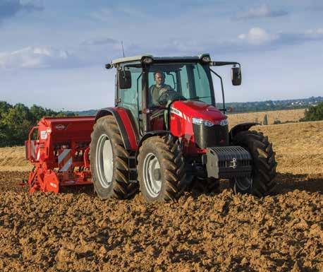 Az akár 5200 kg maximális emelőképességű, masszív hárompont-függesztésnek köszönhetően ezek a traktorok könnyedén képesek kezelni a modern munkaeszközöket.