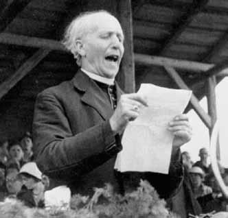Do politického diania vstúpil v roku 1887 ako novinár, bol viackrát žalárovaný, ale nezlomený, po celý život bol neochvejným bojovníkom za práva slovenského ľudu, za autonómiu Slovákov v