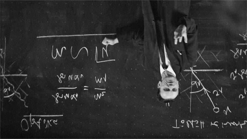 IN MEMORIAM CENTENÁRIUMI MEGEMLÉKEZÉSEK 06. RÉSZ Jogot is végzett mérnök, mérnökbôl lett atomfizikus, fizikusból lett tudós tanár Simonyi Károly Radnai Gyula ELTE Fizikai Intézet Radnai Gyula ny.