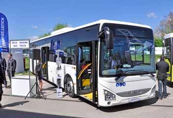 városi/elôvárosi buszként igyekszik megtalálni a helyét a magyar piacon BUSEXPO 2016 kiállítás Új szereplők, új termékek Ismét sikeresen zárult az április 20-án a zsámbéki driving camp
