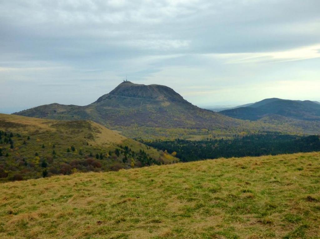 3.2. Chaîne des Puys A Chaîne des Puys Közép-Franciaországban, Auvergne régióban, Clermont Ferrand mellett található, a Massif Central déli részén.