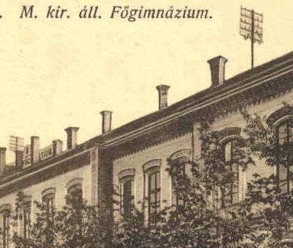 A távbeszélő hálózat kibővítése és városi közhasznú telefonhálózattá, városi jellegűvé minősítése előtt egyre bővült: közintézmények, ipartelepek és kisszámú magán előfizetők vonalai kapcsolódtak a