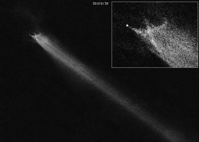 206 Meteor csillagászati évkönyv 2012 A 2010 A2 kisbolygó és pornyúlványai 2010. január 29-én a Hubble-ûrtávcsõ felvételén (inzert) és azok idõbeli változása (jobbra).