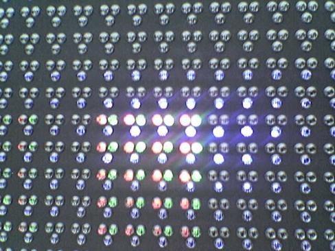 SZÉLSŐ SZÍNES TÁBLÁK - Full color, full mátrix (ledenként vezérelhető) - Pixel távolság: 25 mm