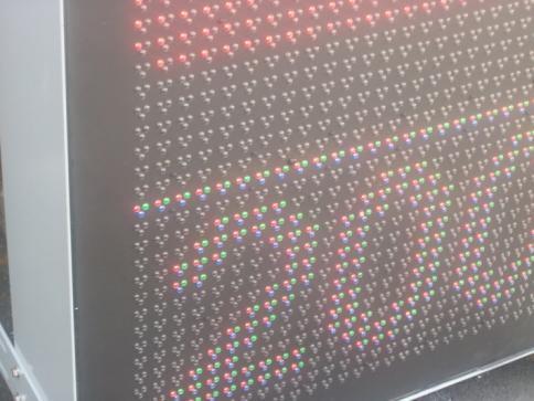 kijelzők SZÖVEGES KIJELZŐ - Monokróm full mátrix (ledenként vezérelhető) - Pixel távolság: 25 mm