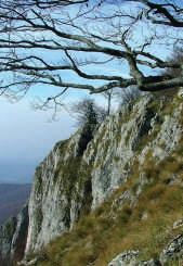 A Fekete sziklák néven ismert helyre felszerelt via ferrata útvonal egyedi, adrenalindús