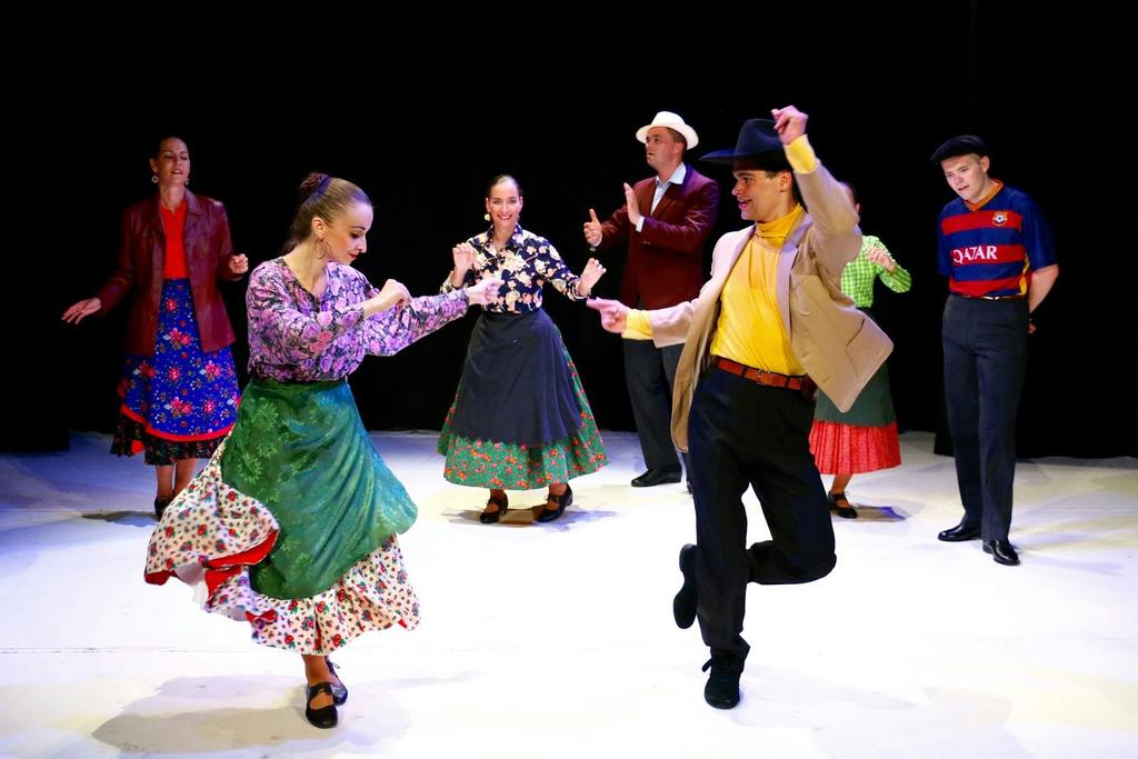 Listy predstavujú tradičnú tanečnú kultúru národností žijúcich na Slovensku s použitím písomností, listov a spomienok Bélu Bartóka, Zoltána Kodálya, Sándora Petőfiho a Sándora Máraiho.