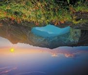 000 Ft Borobodur Flores Bali a szállást helyi, 3-4*-os szállodákban, kétágyas szobákban félpanziós ellátást, Balin reggelis ellátást a megadott programokat és a szükséges belépőket a helyszíni