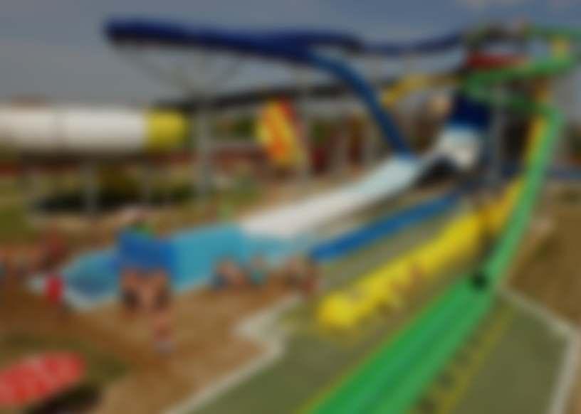 2019: vstupné do Aqua-Palace zážitkové kúpele, termálne kúpalisko, štrand, aquapark, plaváreň, lehátko, sauna, 12 solárium, fitness, vodný bicykel, menu v reštaurácii Aqua-Palace 5 hviezdičkové vodné