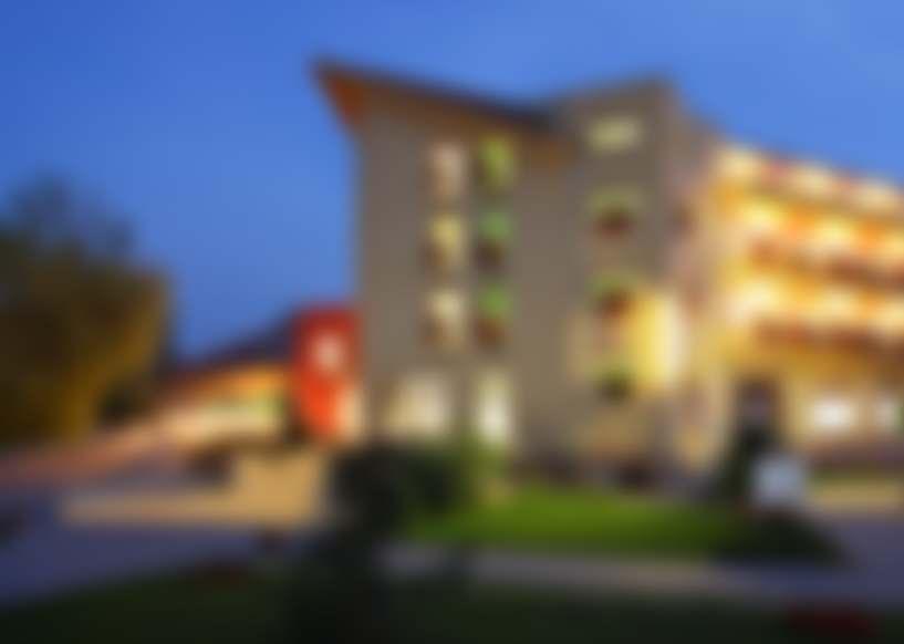 Wellness Hotel Patince **** Spa & Marina Patince 431 946 39 Patince Slovensko tel.: +421 35 790 85 00 N 47 44 5 web: www.wellnesspatince.sk E 18 18 27 e-mail: wellnesspatince@wellnesspatince.