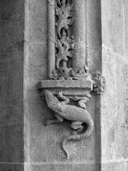 strana 30 Foto: P. Fratrič Detail Starej radnice v Bratislave Informátor Archívu PÚ SR č. 42/2010 dlho meditovať.
