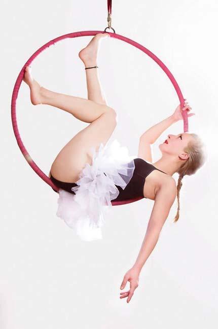 Aerial hoop Ha mindig is elbűvölt a cirkuszi akrobaták világa, akkor ne habozz, próbáld ki magad a levegőben!