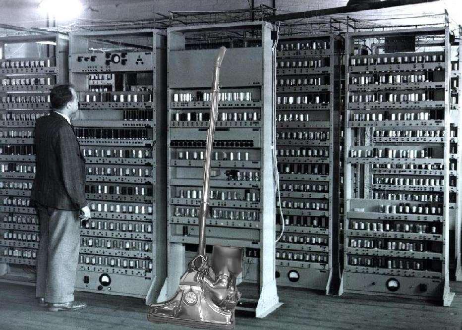 Az első Neumann-elvű számítógépet, amely a memóriájában tárolta a programot is,