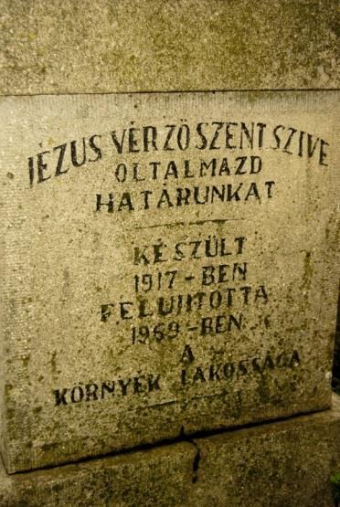 mellé, hogy megvédje a termést a
