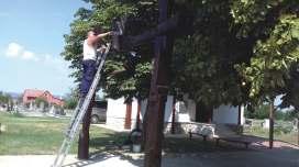 (akkumulátor, gumiabroncs, növényvédőszeres-festékes dobozok, stb.), elektronikai hulladék (TV, hűtőszekrény, stb.