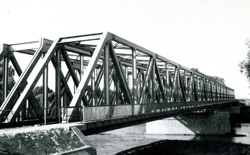 A záhonyi Tisza-hídon teljes pályalemez cserét hajtottak végre.