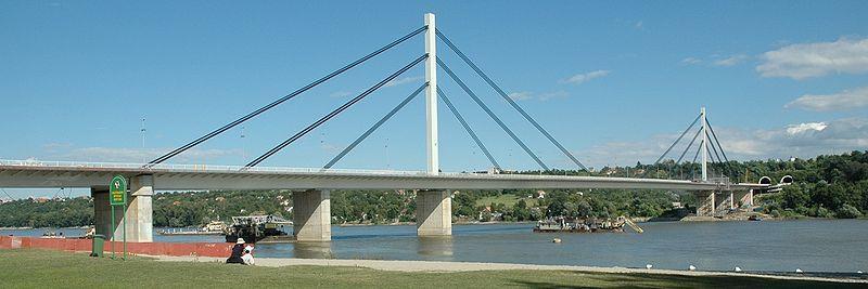 KÖZÚTI ÉS VASÚTI HIDAK TERVEZÉSE A 60-AS ÉVEKTŐL EXPORTMUNKÁK Ide tartoznak a Jugoszlávia számára készült exporthidak gyártási tervei: 1972-73 A Bácska-Palánka közötti Duna-híd.