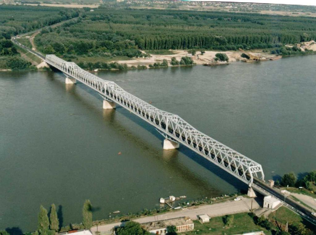 ÚJ KORSZAK - ÚJRA MAGÁN TERVEZŐ IRODÁK 2001 A dunaföldvári Duna-híd vasbeton