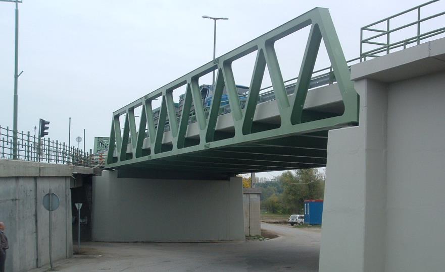 ÚJ KORSZAK - ÚJRA MAGÁN TERVEZŐ IRODÁK 2003-ban épült a Pont-TERV tervei alapján a dunaföldvári Duna-utcai híd, mely jó példa arra, hogy megfelelően alkalmazva a rácsos szerkezettel is lehet magas