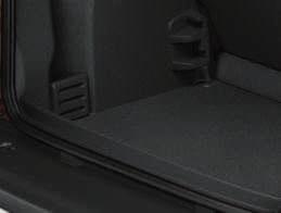 Csomagtérvilágítás 12 V-os csatlakozóaljzat a hátsó üléseknél Ford MyKey technológia Manuális légkondicionáló berendezés Auto Start-Stop indítórendszer ICE csomag 16: AM/FM rádió, 2 USB csatlakozó