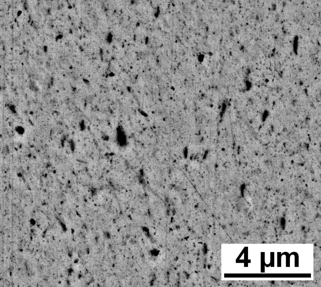 Porozitás mérése SEM vizsgálatok alapján (FEI Quanta 3D) Minta P [térf. %] Cu, center 0.6 Cu, half-radius 0.5 Cu, periphery 0.5 Cu-CNT-RT, center 1.8 Cu-CNT-RT, half-radius 2.