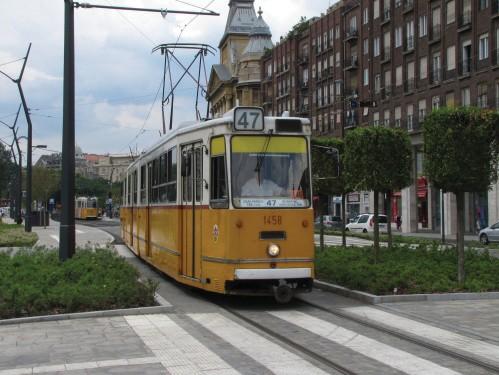 5.1. Észak-déli tengely kialakíthatósága a Bajcsy-Zsilinszky úton és a Váci úton keresztül Fejlesztés hossza: 2,2 km A projekt keretében a Bajcsy-Zsilinszky úton létesülő új villamos pályaszakasszal
