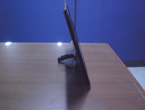 Után húzza ki a testület stand up, vegye fel a monitorra gondosan és arcát az els" oldalon.