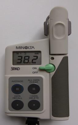 kép: SPAD-502 klorofillmérő SPAD-502 klorofillmérő műszer: A mérés lényege, hogy a levélben a kloroplasztiszokban lévő klorofillok (klorofill-a és -b) a különböző hullámhosszúságú fényt különböző